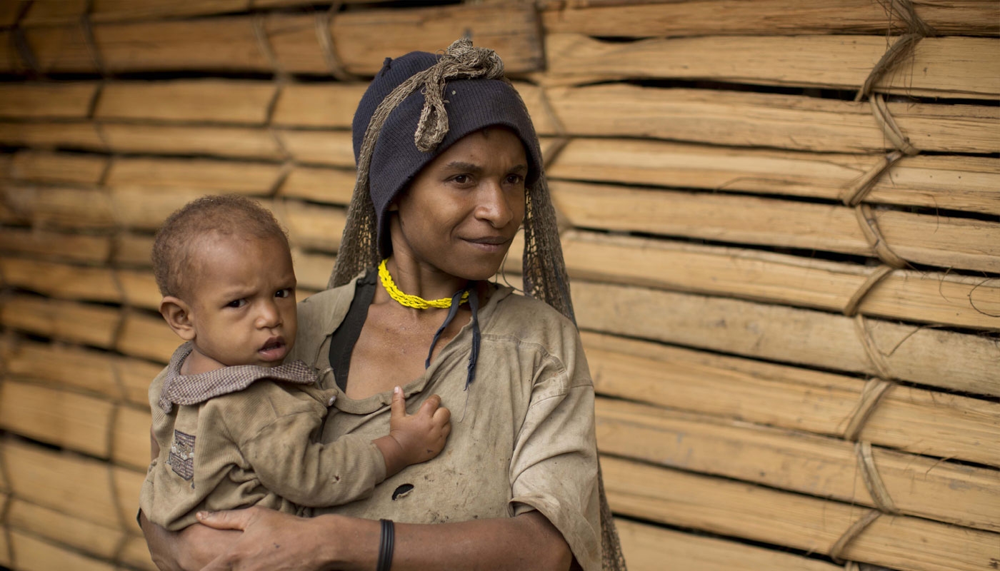 Hewa Woman and baby