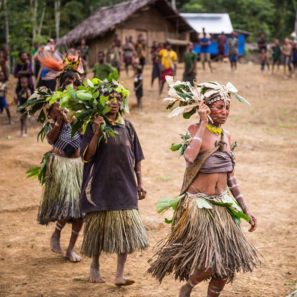 maliyali people in a traditional dance