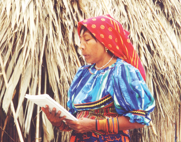 Kuna woman reading