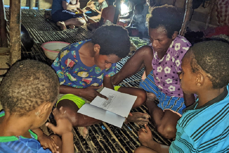 Nagi people reading in a house